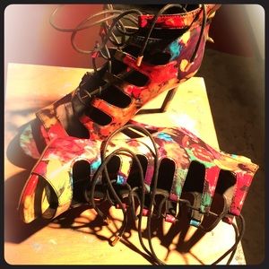 Multicolored shi shoes